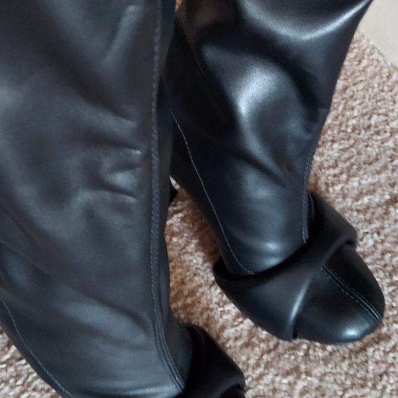 VEGAN LEATHER KNEE HIGH BOOTS WITH TOE STRAP - Picture 6 of 8